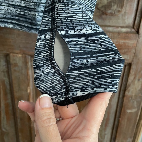 Nike Black/White Pro Dri-Fit Hooded Long Sleeve Workout Top Size L - Picture 5 of 9